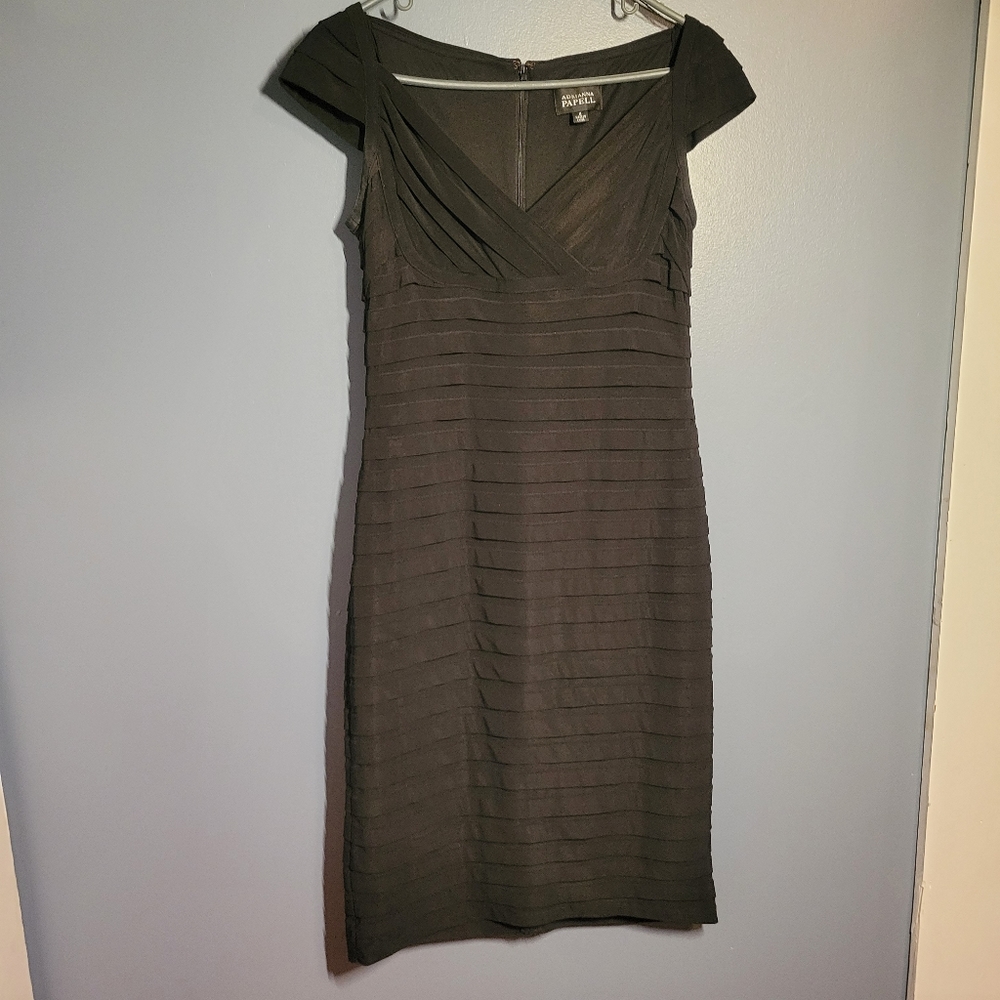 Adrianna Papell Black Cocktail Dress size 6